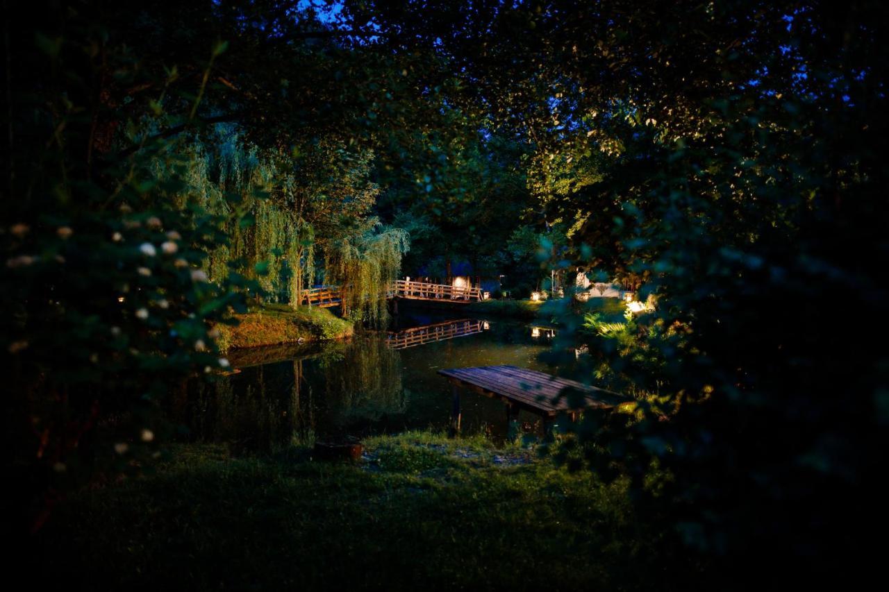 Fratii Jderi - Utopia Verde Brezoi Esterno foto