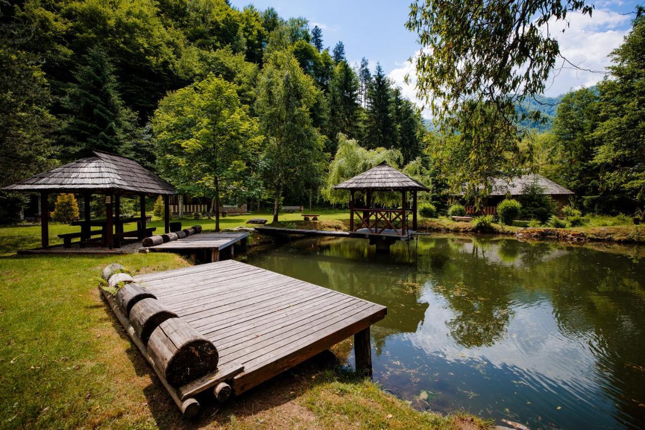 Fratii Jderi - Utopia Verde Brezoi Esterno foto