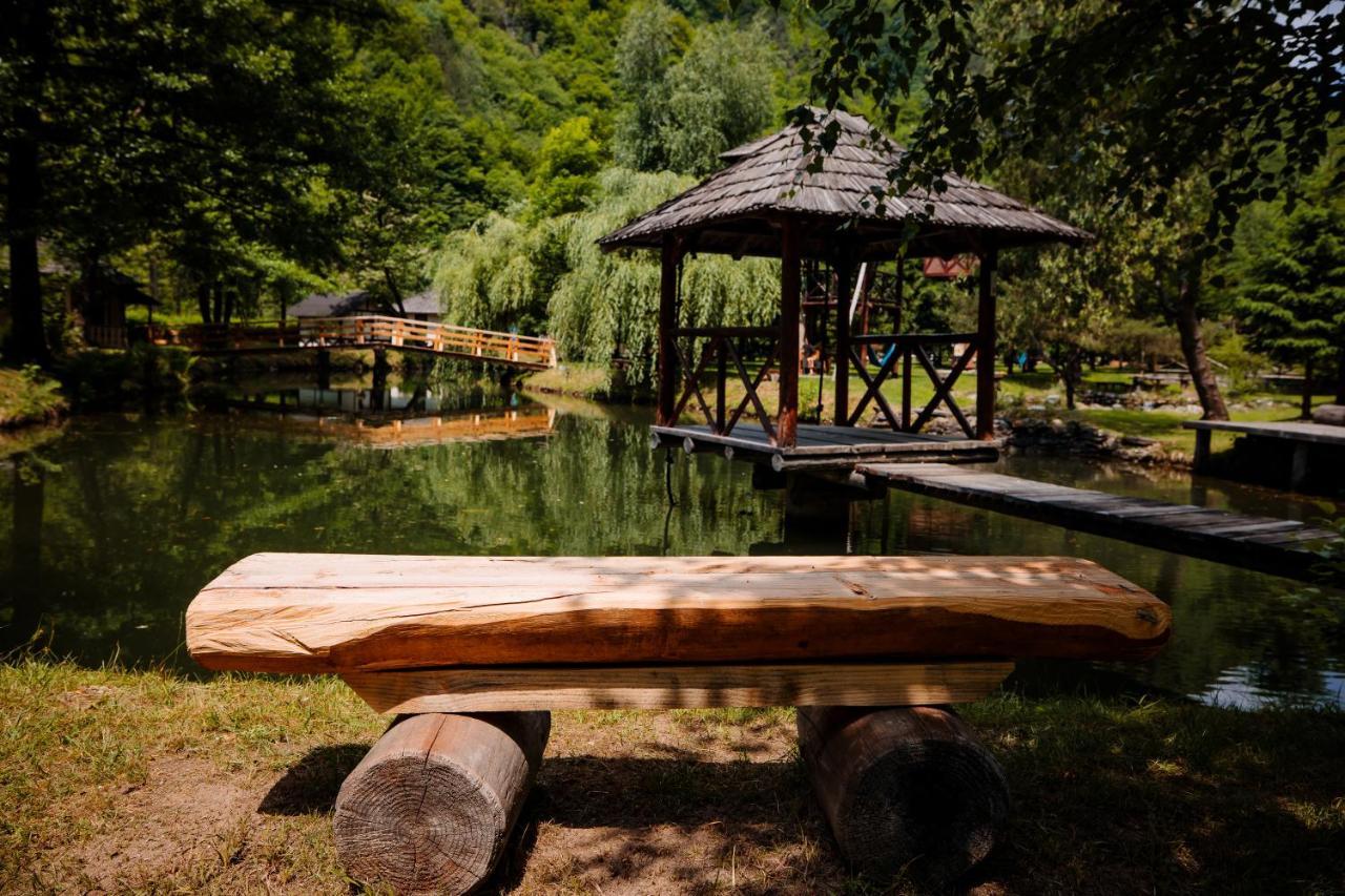 Fratii Jderi - Utopia Verde Brezoi Esterno foto